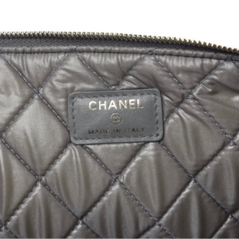 Chanel Boy Large grey O-case Clutch - Picture 6 of 11